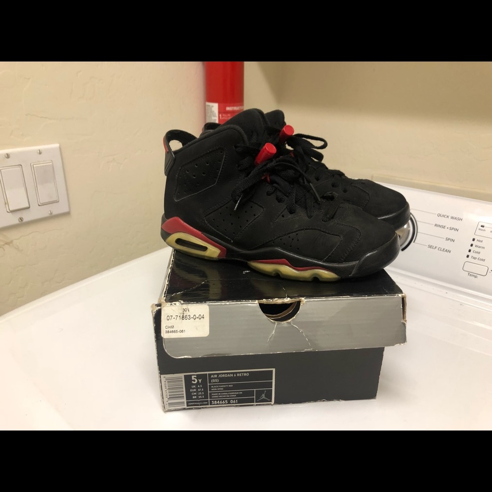 Jordan Varsity 6s